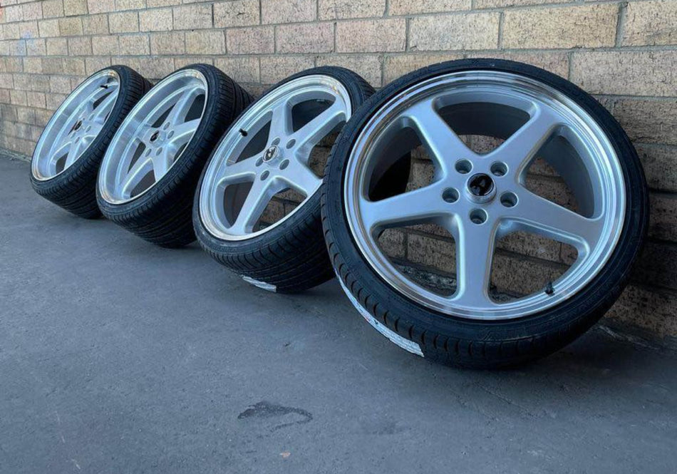 20" GENUINE WALKY FULL WHEEL & TYRE PACKAGE 20x8.5 & 9.5 (STAGGERED) ALL COMMODORE - SILVER